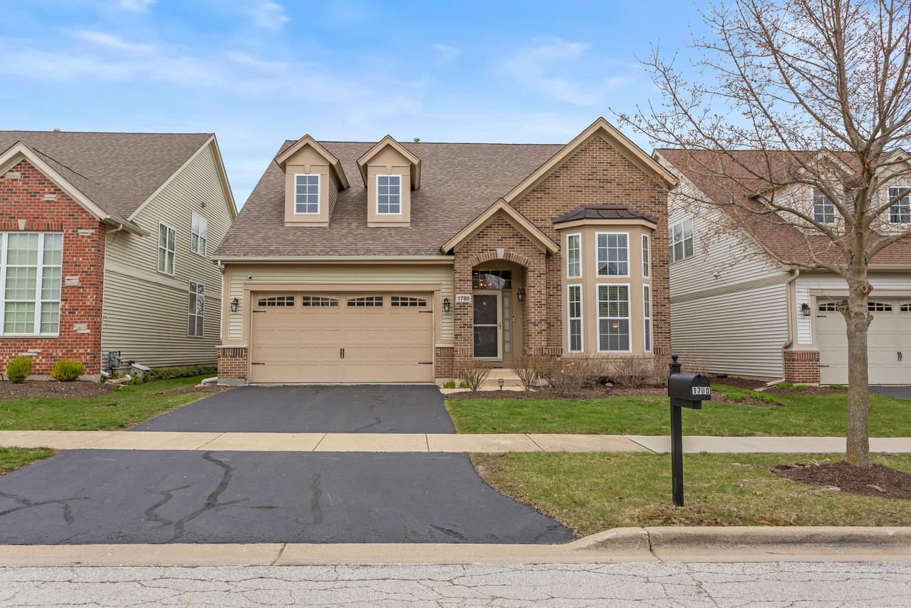 1780 Briarheath Dr., Aurora, IL 60505