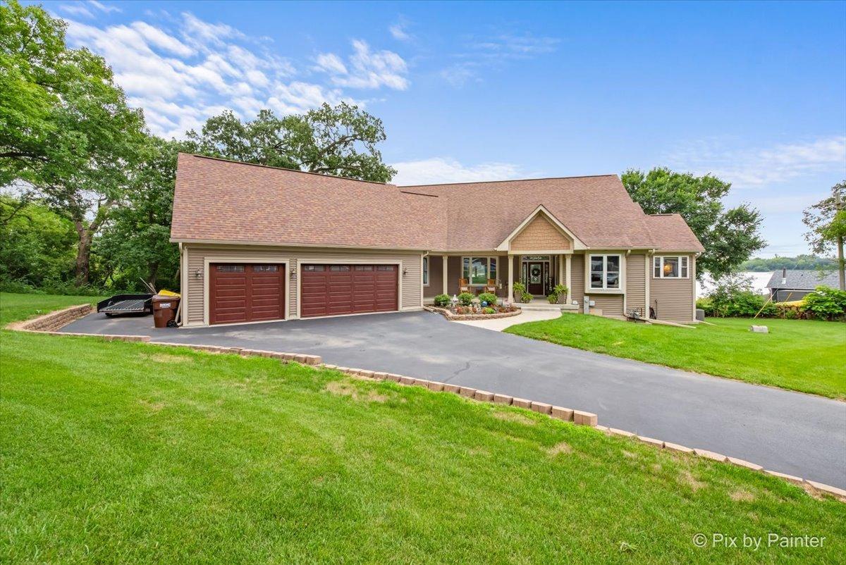 2512 S Vaupell Dr., Mchenry, IL 60051