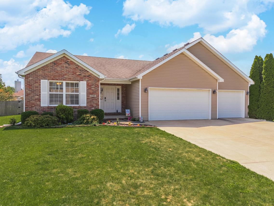 1726 Sage Dr., Normal, IL 61761