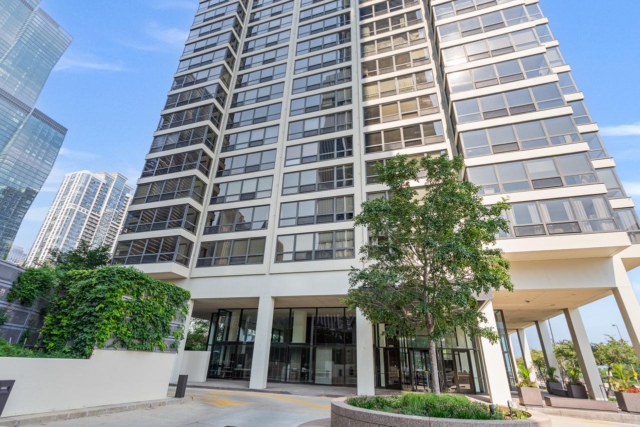 360 E Randolph St. #503, Chicago, IL 60601