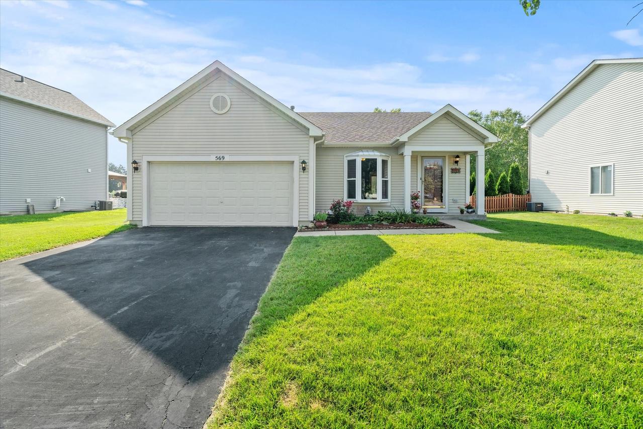 569 Scott Ln., Romeoville, IL 60446