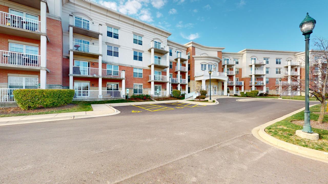 701 W Rand Rd. #227, Arlington Heights, IL 60004