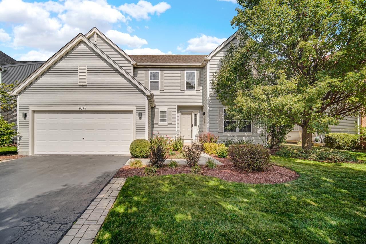 1642 Aster Dr., Romeoville, IL 60446
