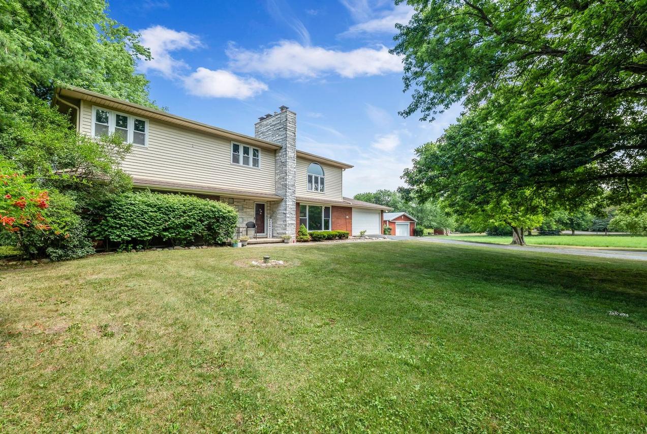 9822 W Pauling Rd., Monee, IL 60449