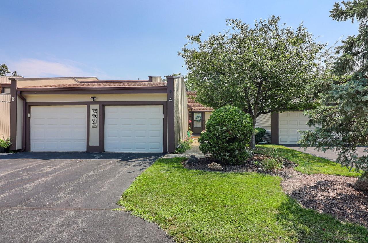 4 Sweetwood Ct., Indian Head Park, IL 60525