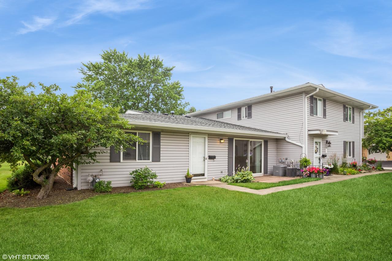 135 Barcliffe Ln., Schaumburg, IL 60194
