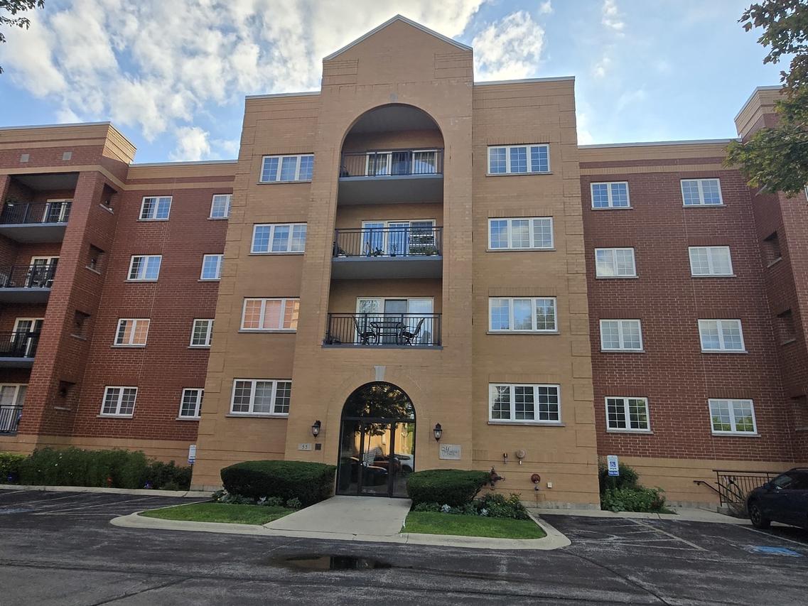 55 S Hale St. #403, Palatine, IL 60067