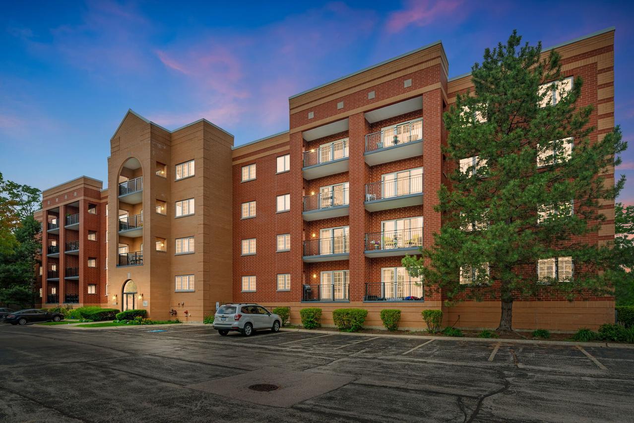 55 S Hale St. #403, Palatine, IL 60067