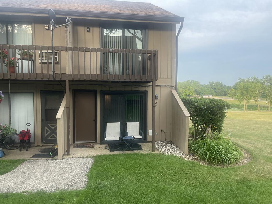 64 Aspen Colony #5, Fox Lake, IL 60020