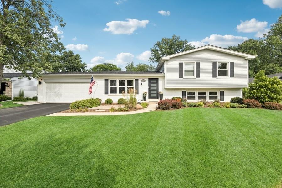 4031 Roslyn Rd., Downers Grove, IL 60515
