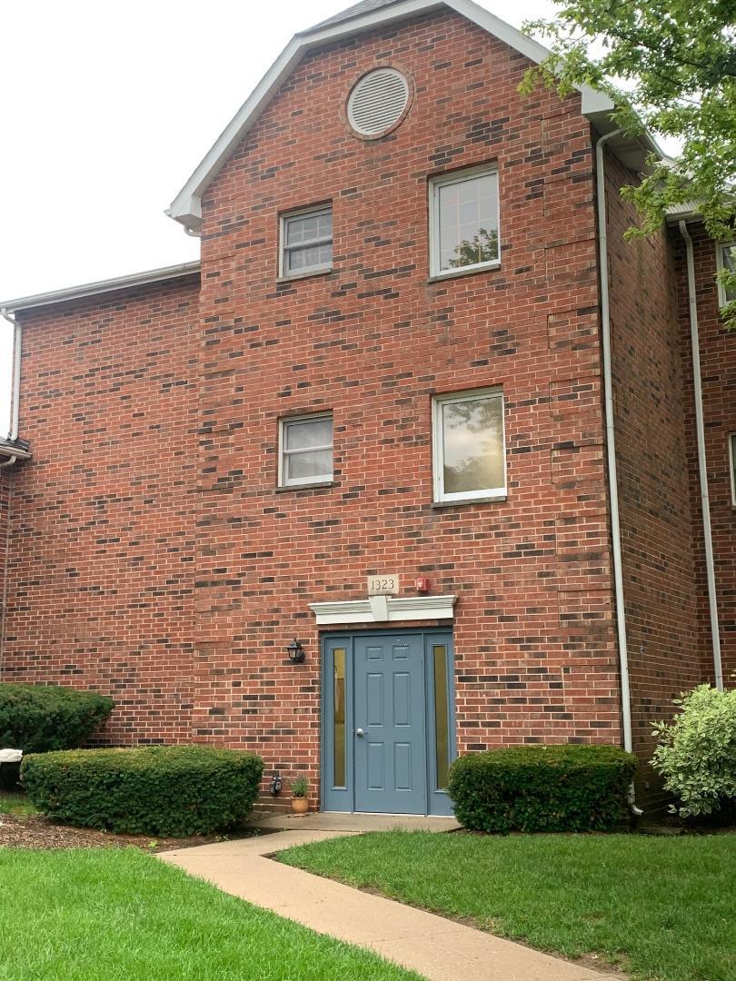 1323 Cunat Ct. #1G, Lake In The Hills, IL 60156