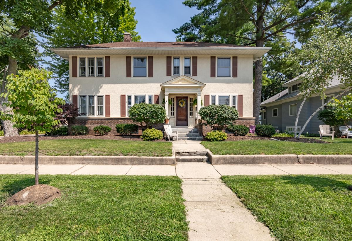 650 Park St., Elgin, IL 60120