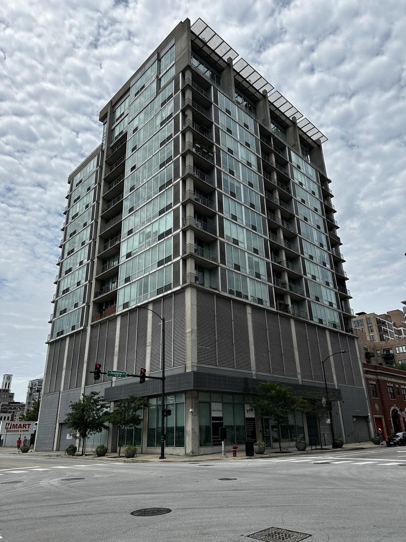 700 W Van Buren St. #803, Chicago, IL 60607