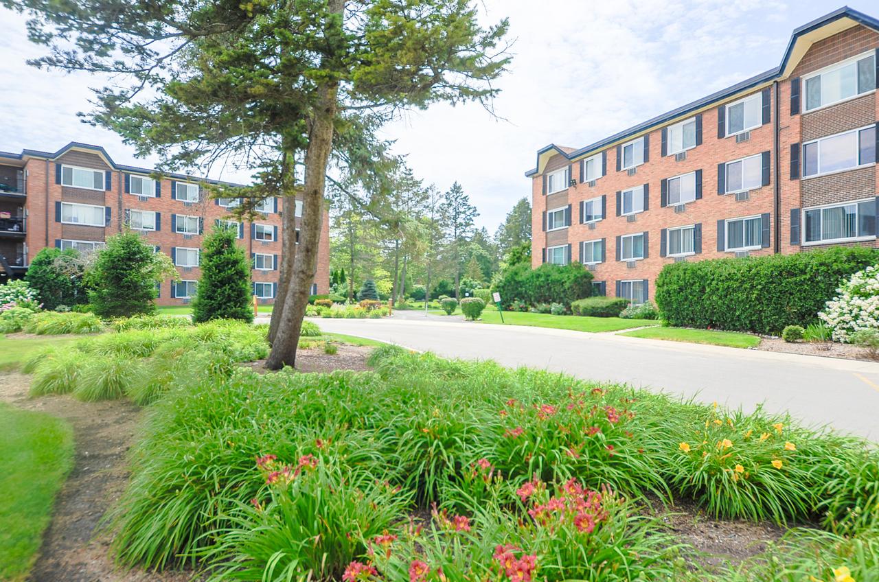 1206 S New Wilke Rd. #108, Arlington Heights, IL 60005