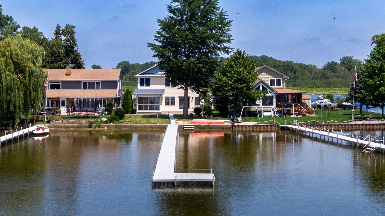 22869 W Lake Shore Dr., Antioch, IL 60002