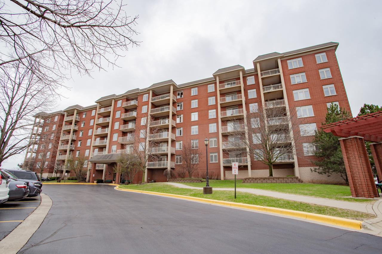8300 Callie Ave. #314, Morton Grove, IL 60053