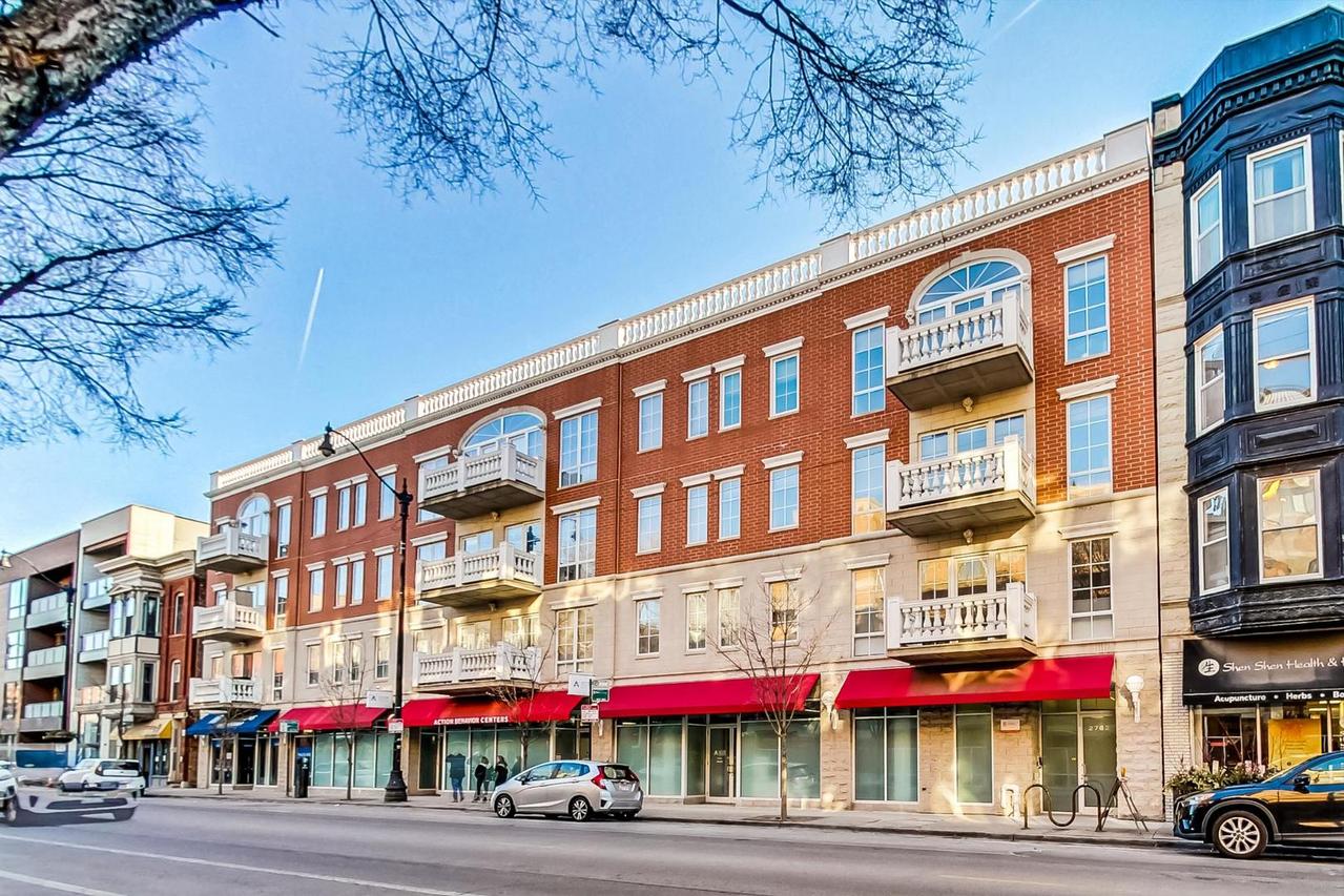 2762 N Lincoln Ave. #204, Chicago, IL 60614