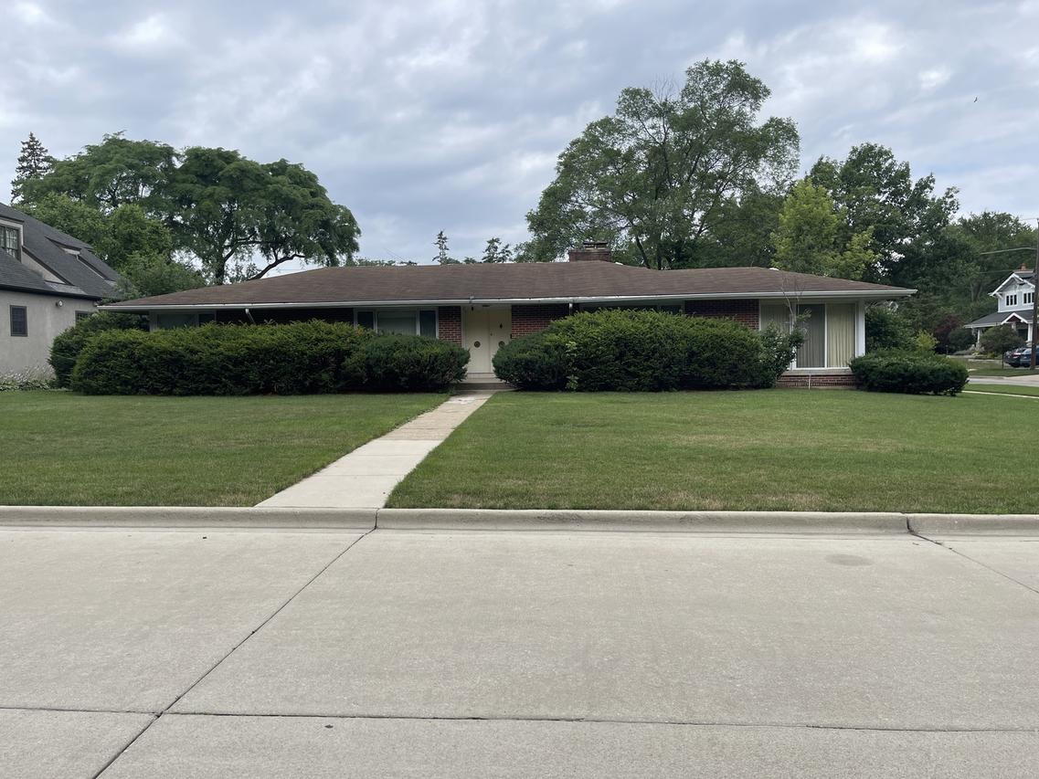 3900 Clausen Ave., Western Springs, IL 60558