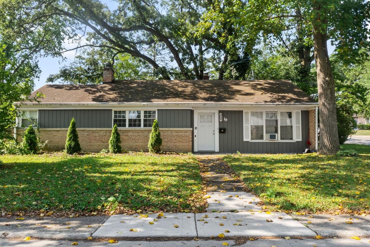 19 Apple Ln., Park Forest, IL 60466