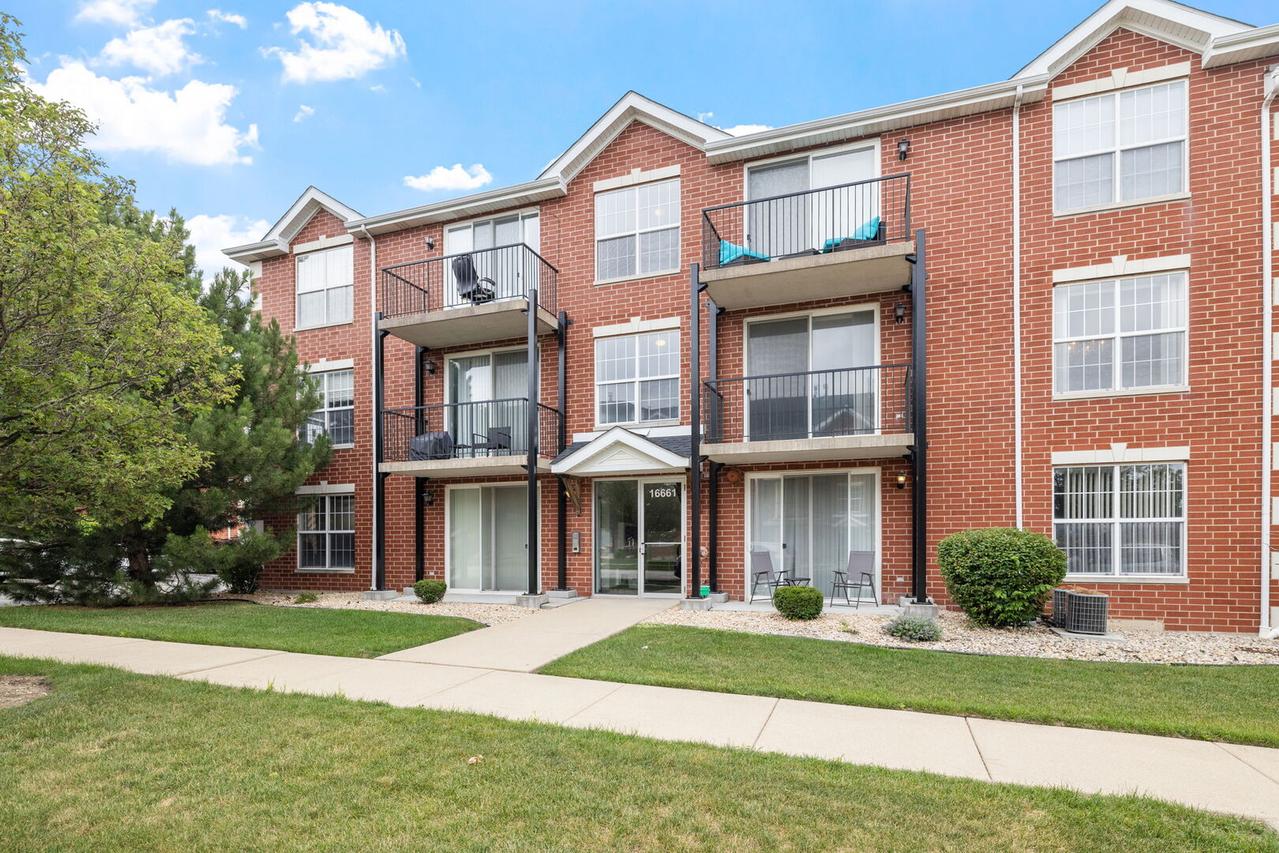 16661 Liberty Cir. #2S, Orland Park, IL 60467