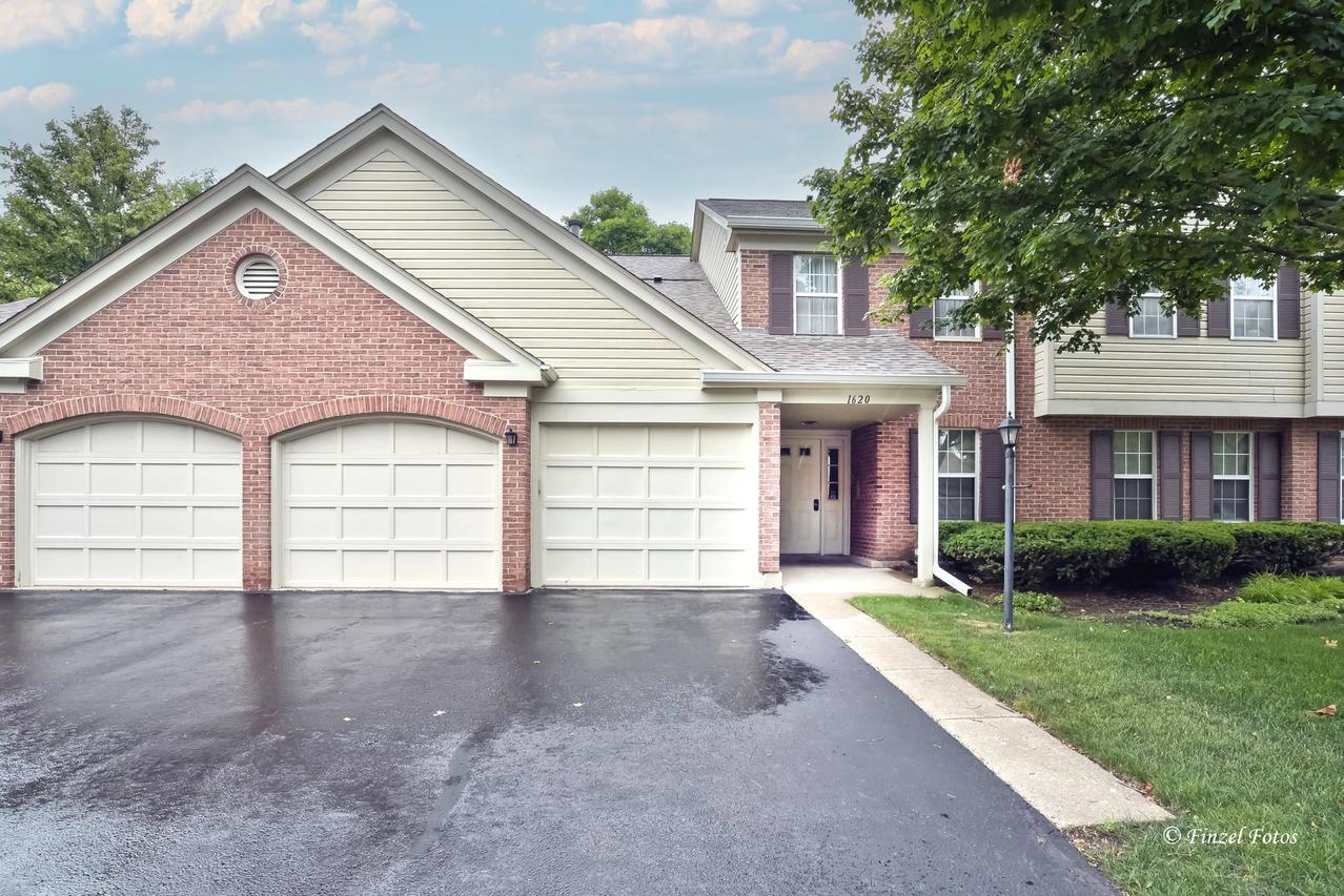 1620 Hadley Ct. #A2, Wheeling, IL 60090