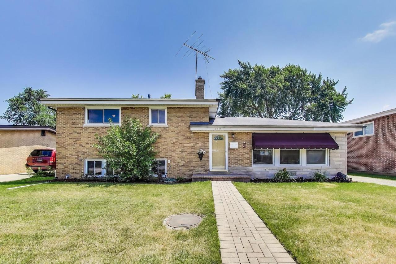 8915 N Odell Ave., Morton Grove, IL 60053