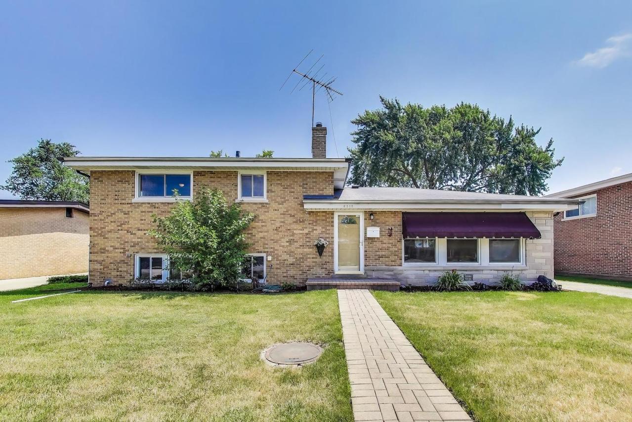 8915 N Odell Ave., Morton Grove, IL 60053
