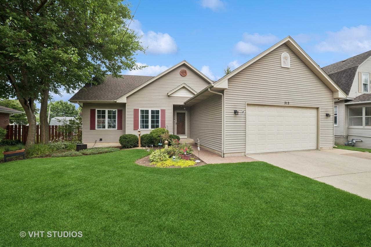 313 S Commonwealth Ave., Elgin, IL 60123