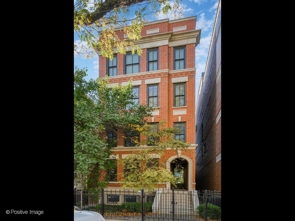 1942 N Sedgwick St. #PH, Chicago, IL 60614