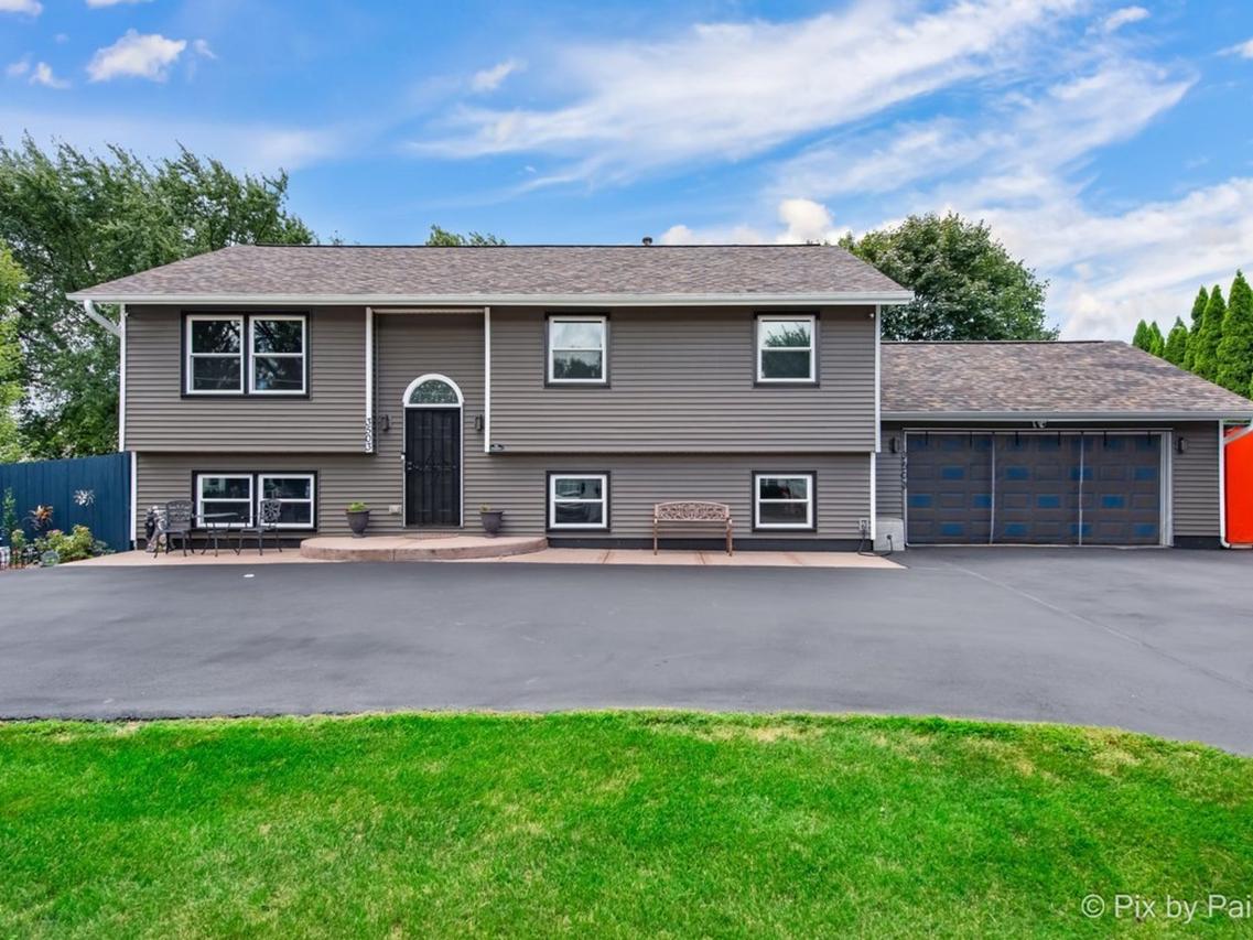 [Address Hidden by Seller], Mchenry, IL 60050