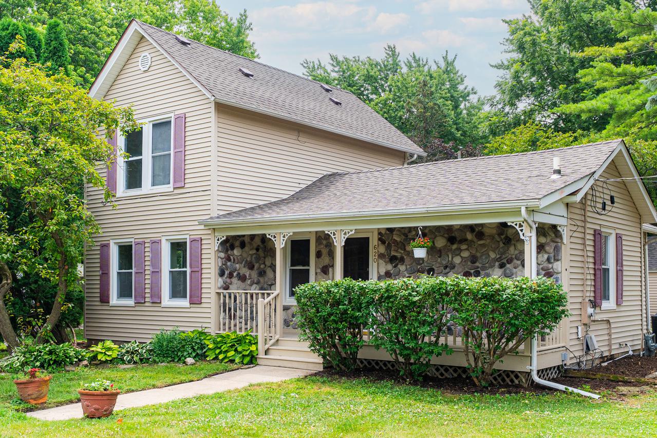 620 Elm St., Maple Park, IL 60151