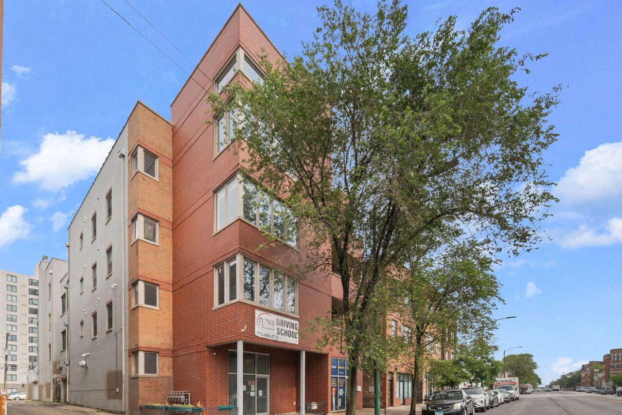 2058 N Western Ave. #301, Chicago, IL 60647