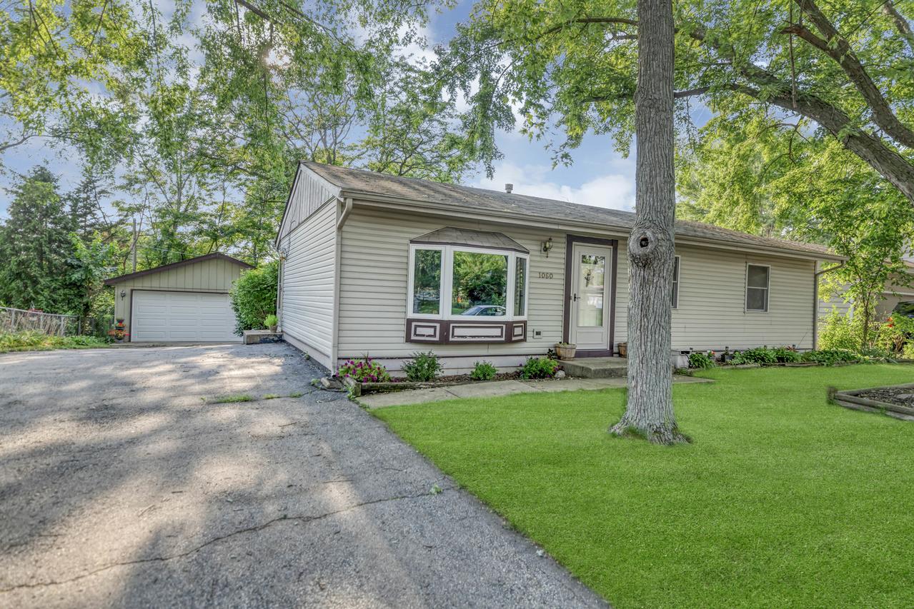 1060 Mark St., South Elgin, IL 60177