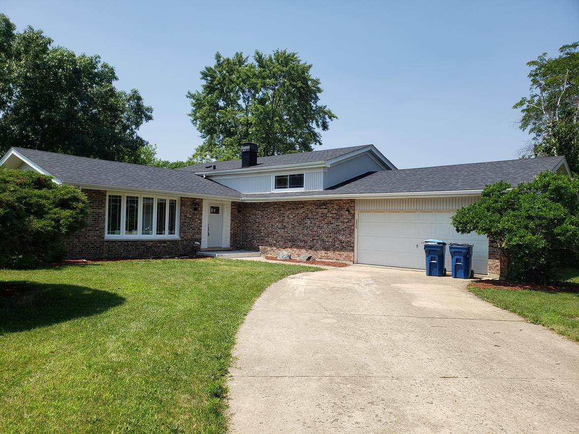 6820 Barrett St., Downers Grove, IL 60516