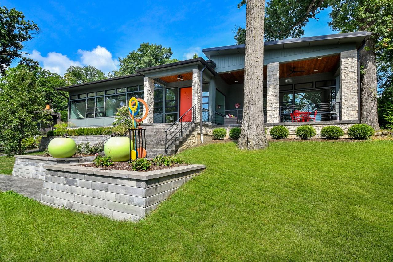 732 Crescent Blvd., Glen Ellyn, IL 60137