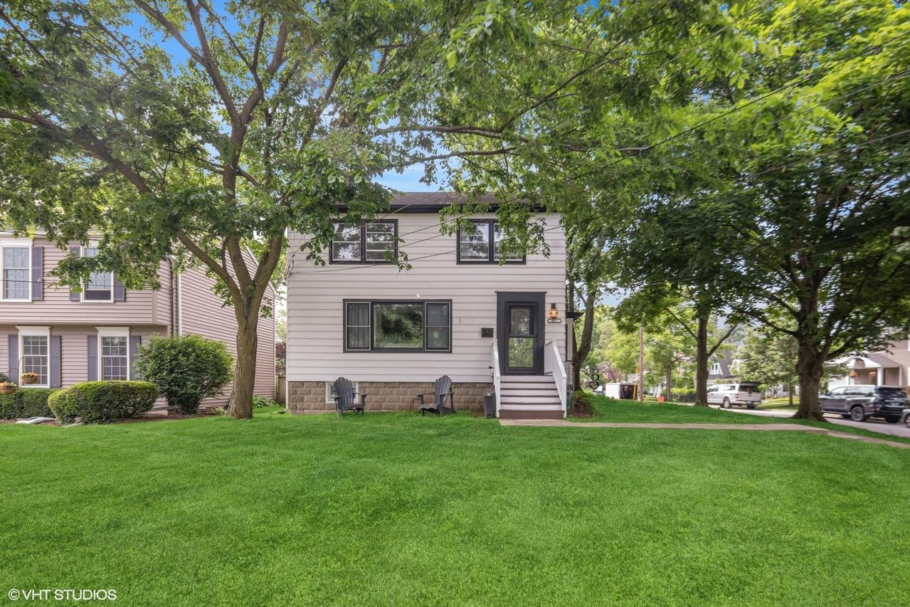861 Hill Ave., Glen Ellyn, IL 60137