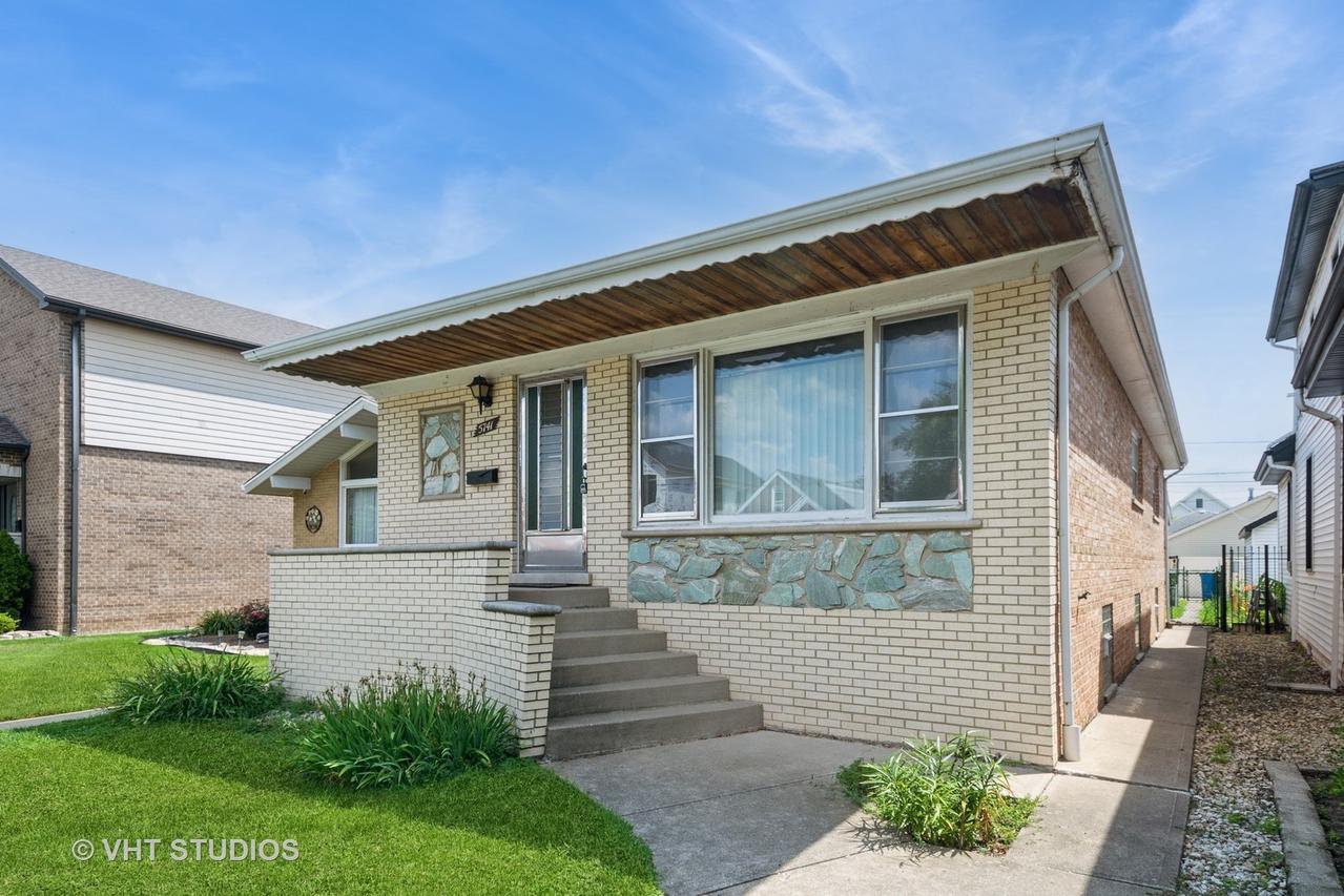 5741 S Neenah Ave., Chicago, IL 60638