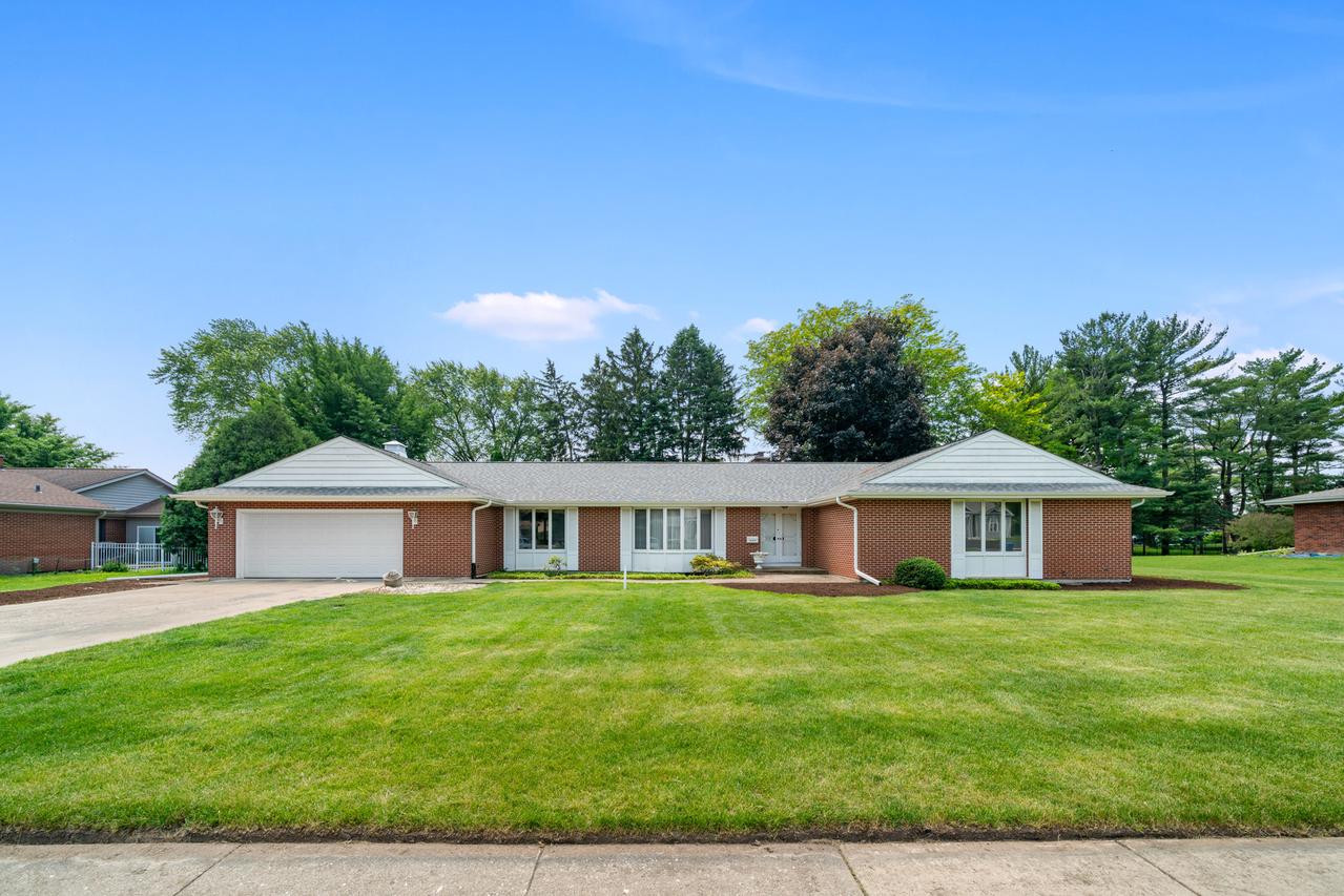212 Forsythe Ln., Dekalb, IL 60115