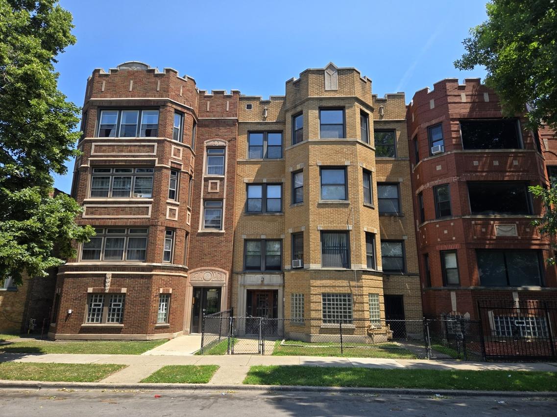 7543 S Yates Blvd., Chicago, IL 60649