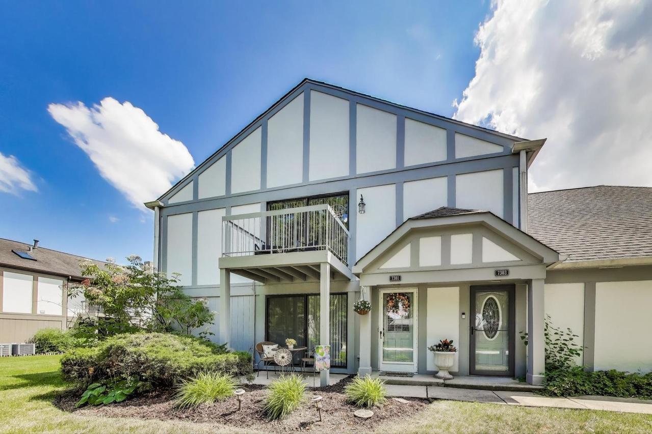 7301 Baybury Rd. #11-1, Downers Grove, IL 60516