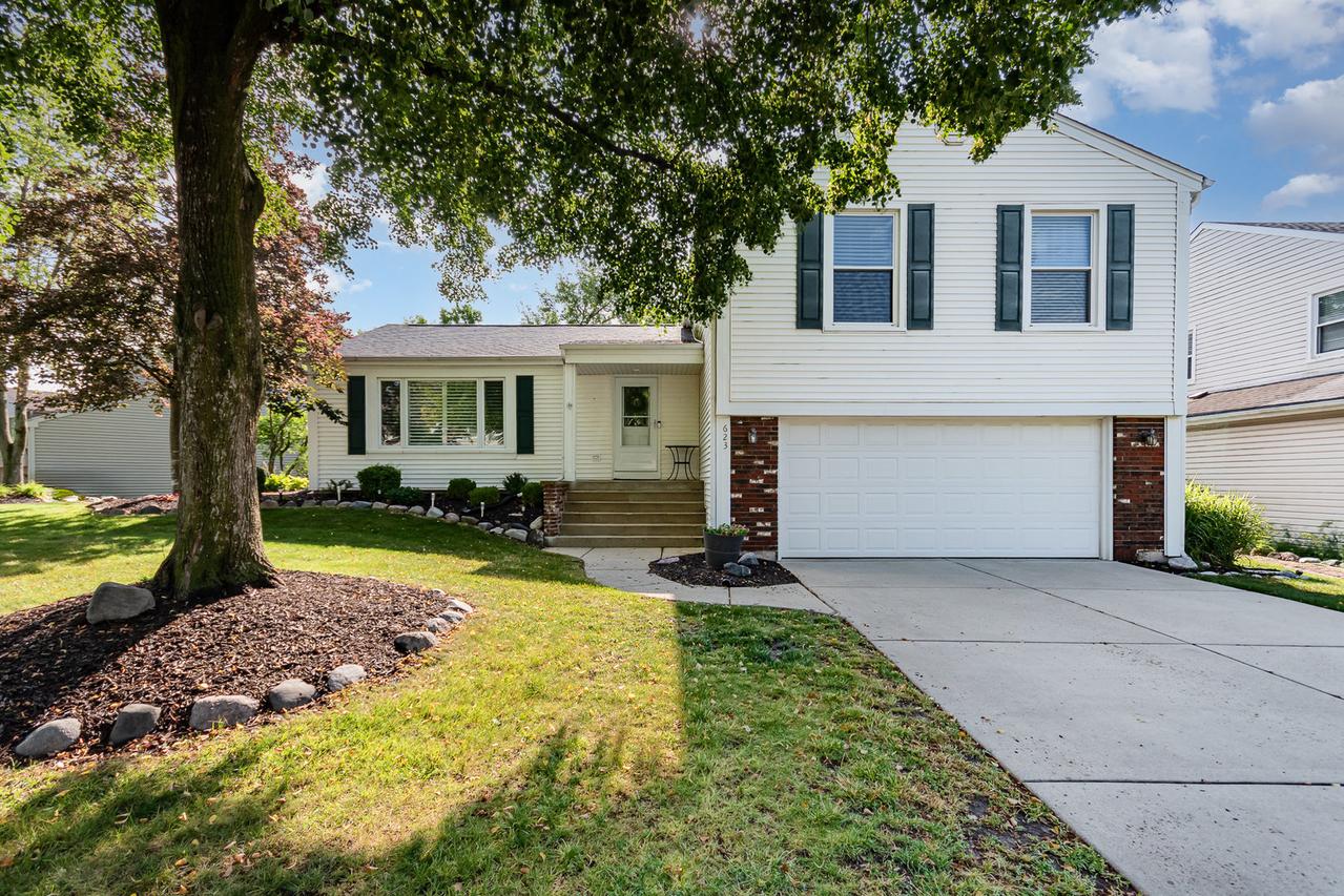 623 Brian Ave., Schaumburg, IL 60194