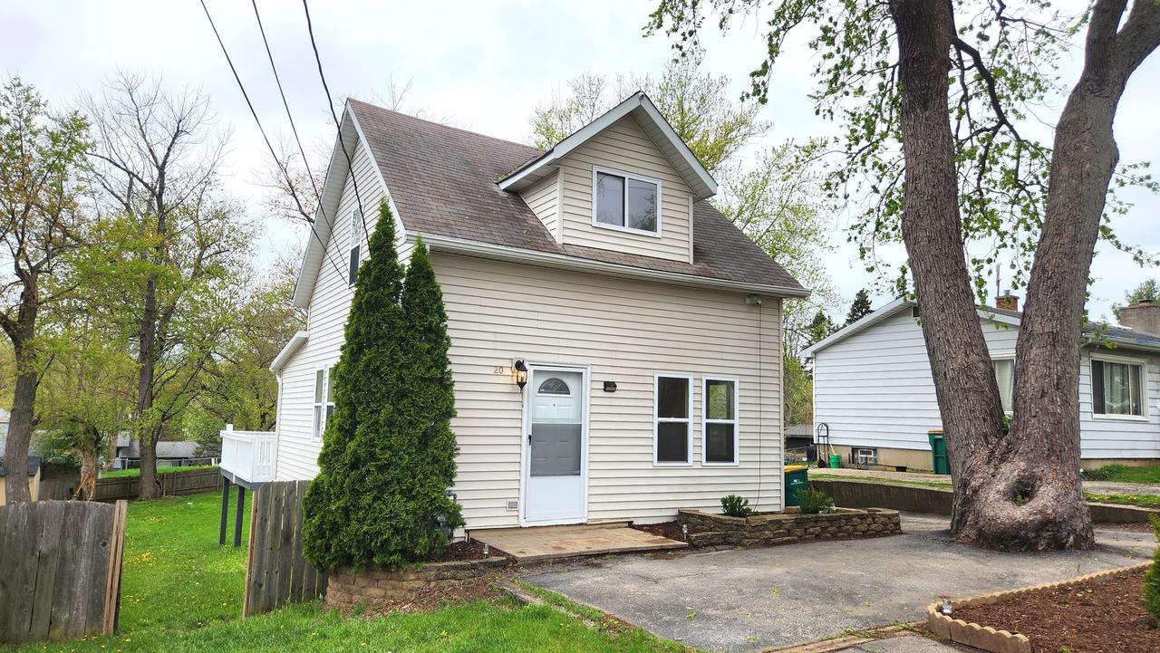 20 S Lake Ave., Fox Lake, IL 60020