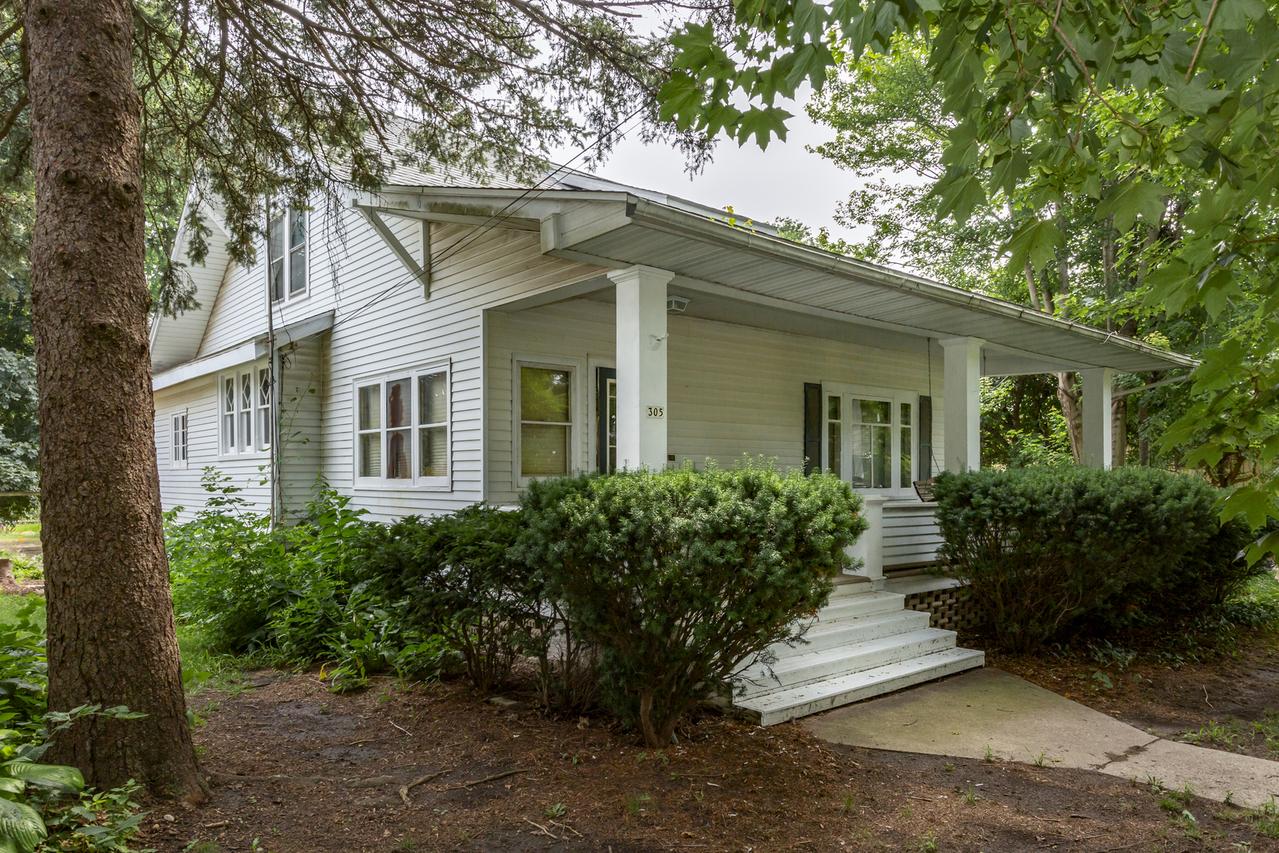 305 Main St., Monroe Center, IL 61052