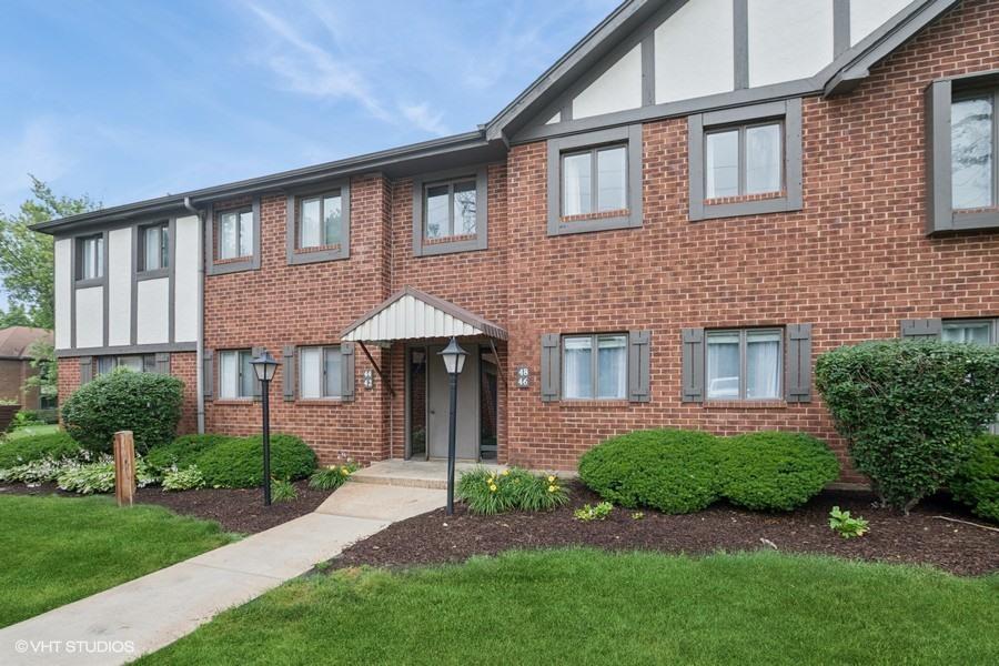 48 Parliament Dr. #132, Palos Heights, IL 60463
