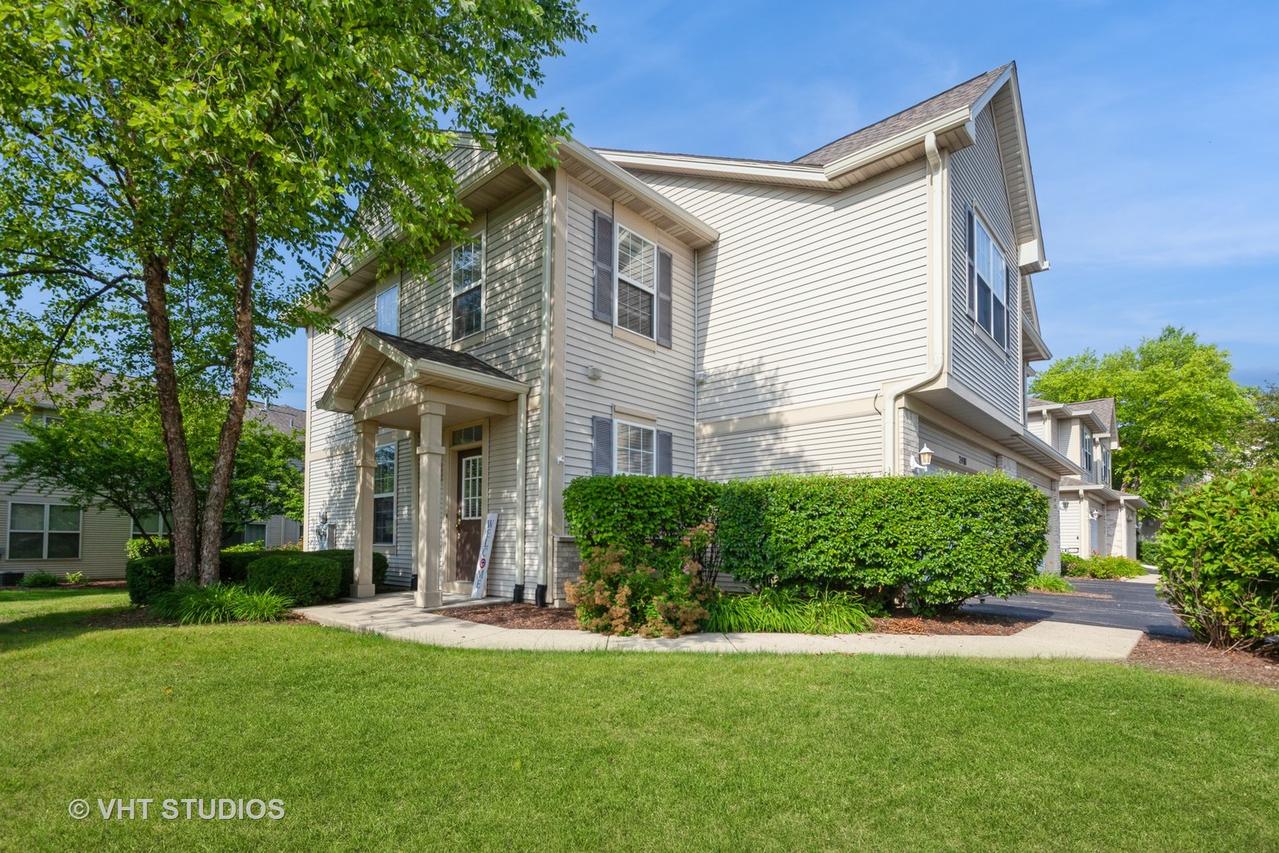 2401 Sunshine Ln., Aurora, IL 60503