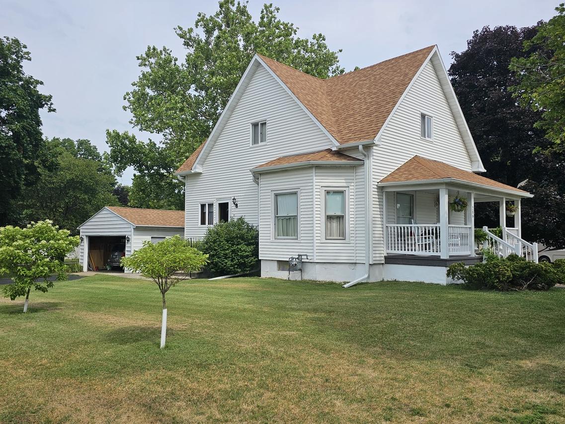 206 N Main St., Tampico, IL 61283