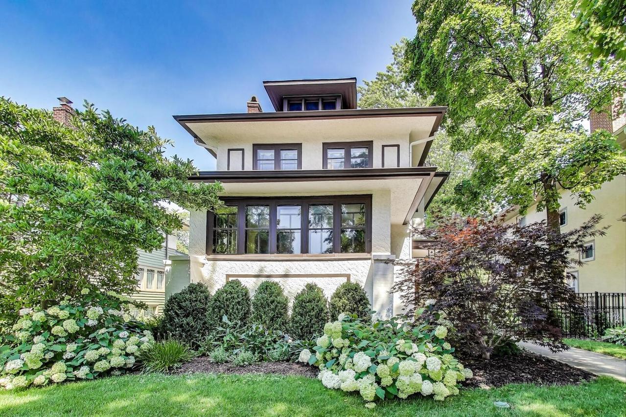 822 Columbian Ave., Oak Park, IL 60302