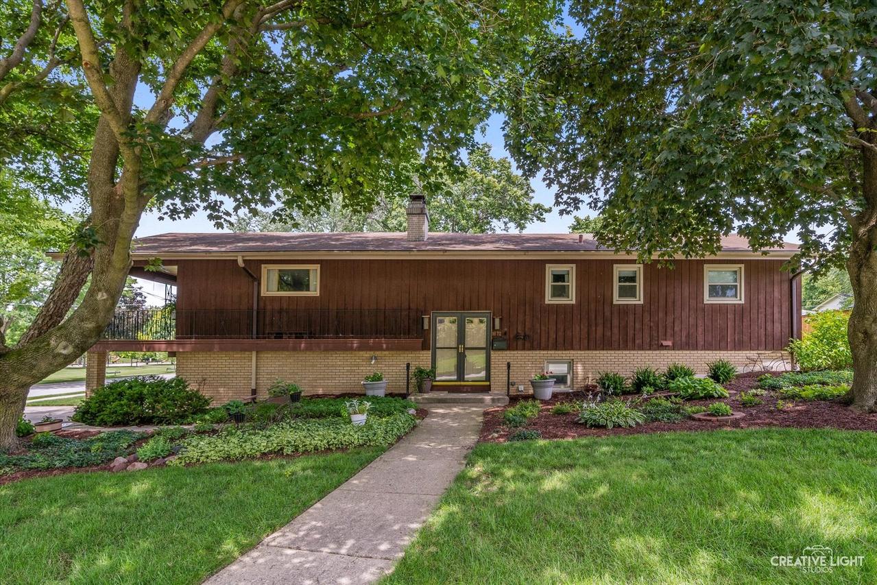 1672 Kimberly Ave., Elgin, IL 60123