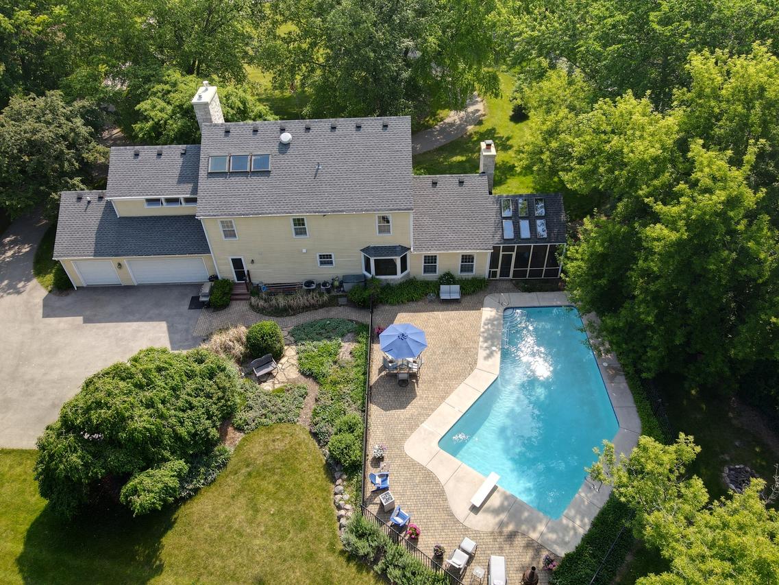 8 Stone Ridge Dr., South Barrington, IL 60010