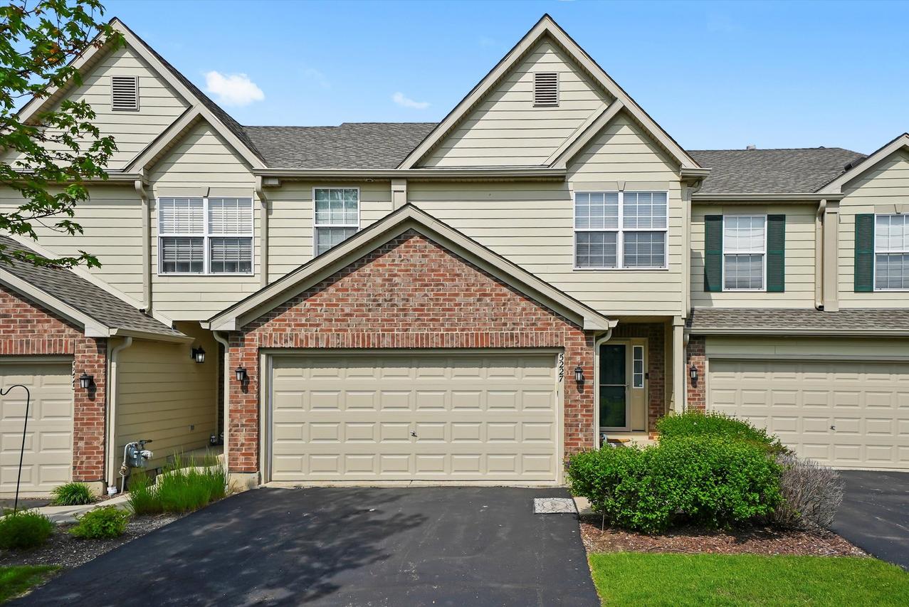 5227 Cobblers Crossing, Mchenry, IL 60050